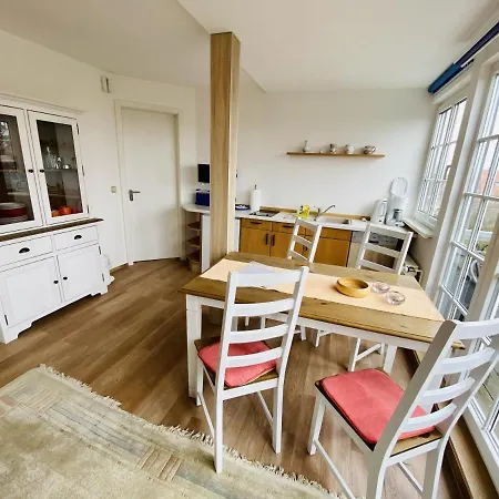 Meersalz, Ca 100 M Zum Apartment Rostock